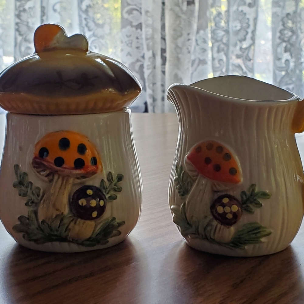 COPY - ANTIQUE MERRY MUSHROOM CREAM AND SUGAR SET